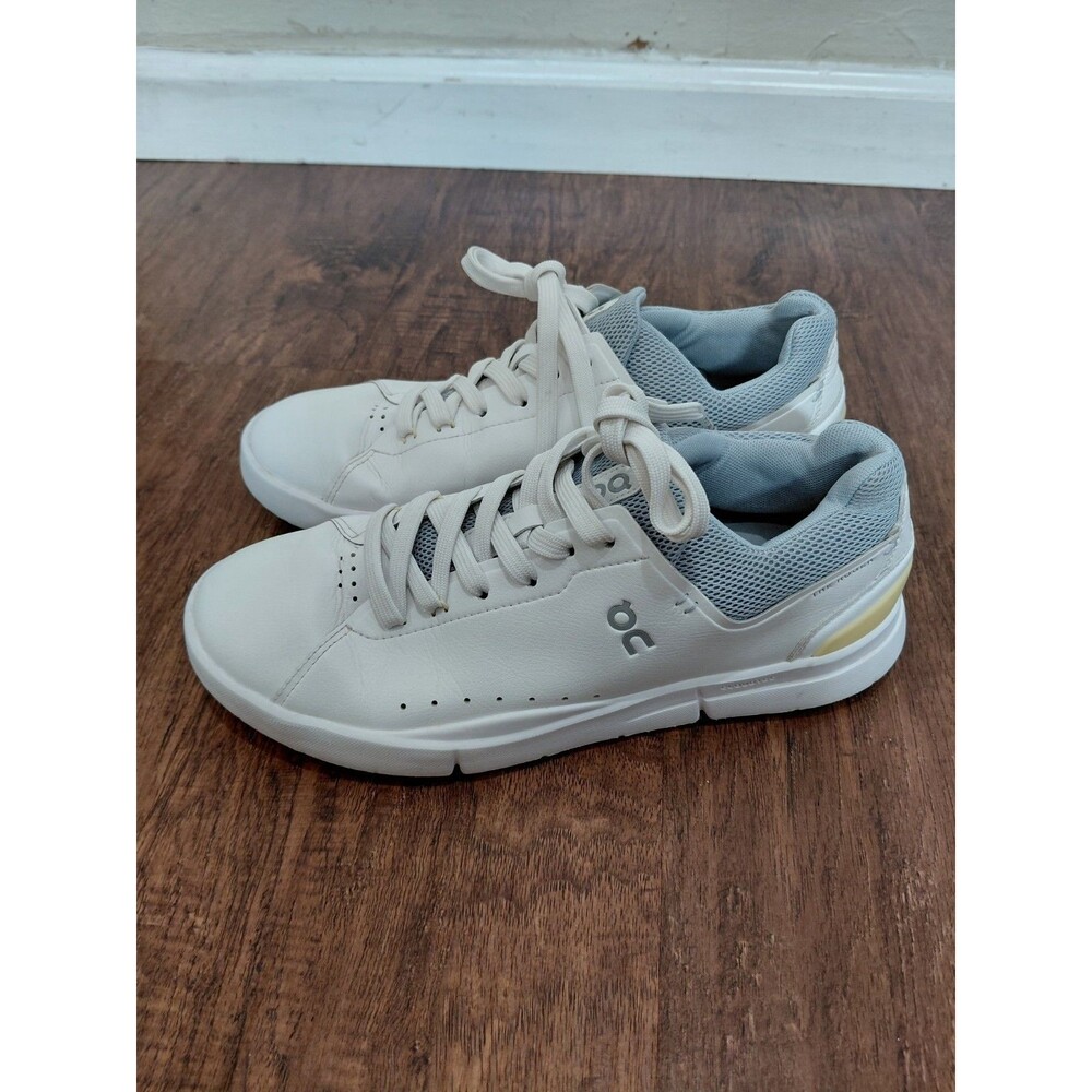 Size 9 - ON The Roger Advantage White Rosehip Women Sneakers